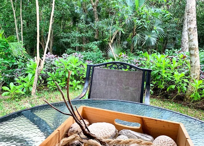 Relaxed Jungle Retreat Near The